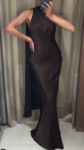 Elegant Solid Color Evening Dress with Sophisticated Oblique Neckline