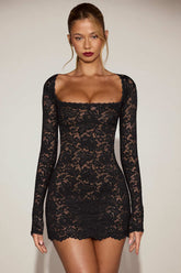 Romantic Lace Mini Dress with Square Neckline for Sophisticated Celebrations