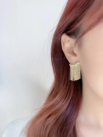 Elegant Arc Tassel Earrings for Graceful Movement and Everyday Glamour