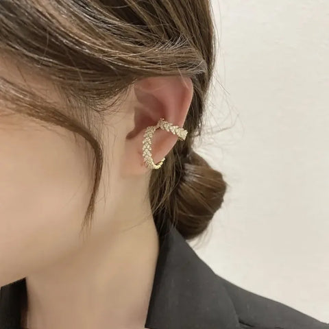 Shimmering Leaf Ear Cuff with Zircon Stones for Effortless Edge