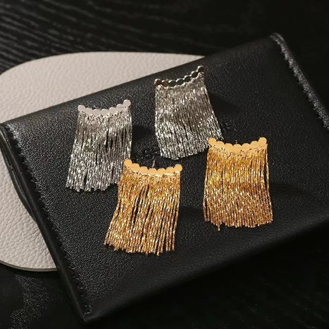 Elegant Arc Tassel Earrings for Graceful Movement and Everyday Glamour