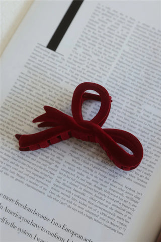 Velvet Frosted Glow Claw Clip for Effortless Everyday Hairstyles