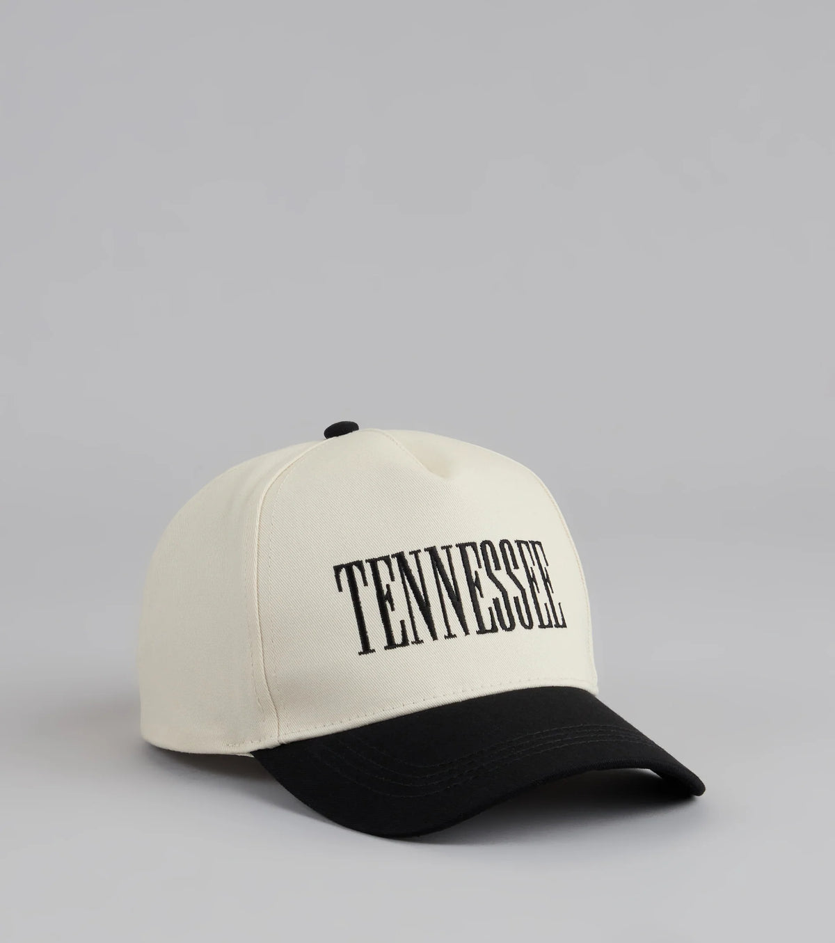 Sporty Two-Tone Baseball Cap for Casual Street Style and Game Day Looks