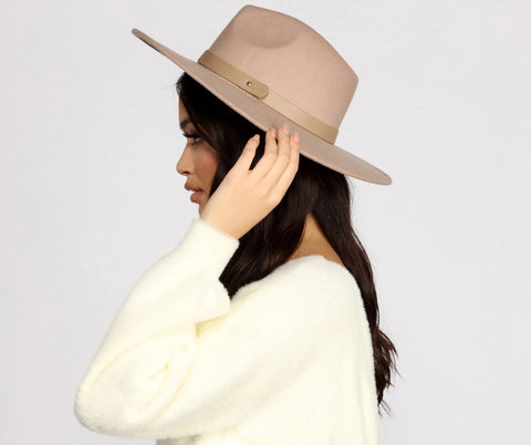 Elegant Wide Brim Panama Hat with Belted Detail for Weekend Brunches