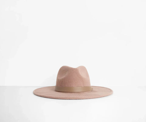 Elegant Wide Brim Panama Hat with Belted Detail for Weekend Brunches