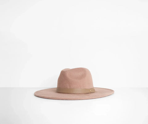 Elegant Wide Brim Panama Hat with Belted Detail for Weekend Brunches
