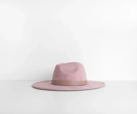 Elegant Wide Brim Panama Hat with Belted Detail for Weekend Brunches