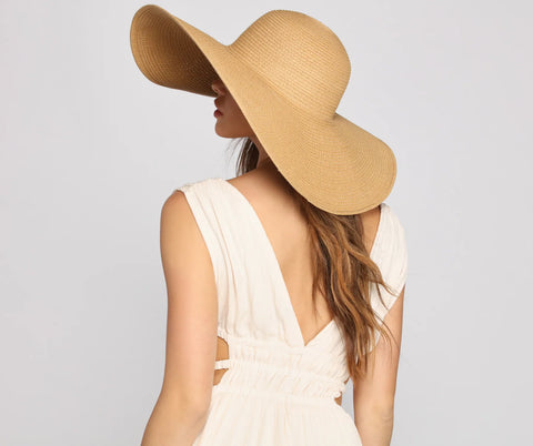 Effortlessly Chic Oversized Straw Hat for Beach Days & Sunny Strolls