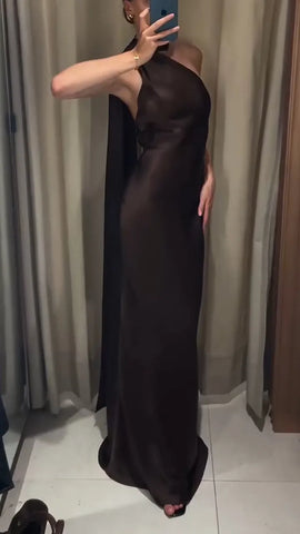 Elegant Solid Color Evening Dress with Sophisticated Oblique Neckline