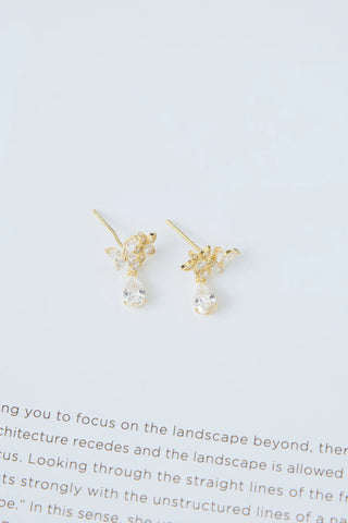 Dainty Gold Stud Earrings with Sparkling Diamantes for Effortless Everyday Glamour