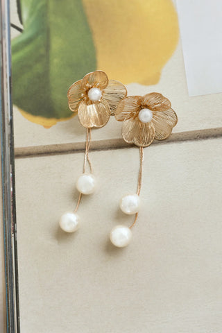 Gold Dangle Daisy Earrings with Pearls for a Feminine Touch