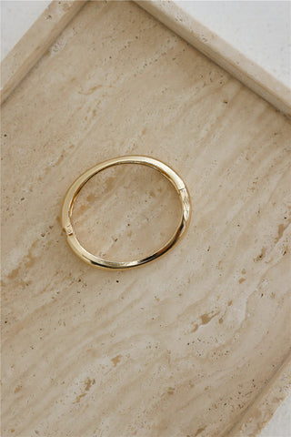 Elegant Gold Cuff Bangle with Wavy Design for Everyday Sophistication