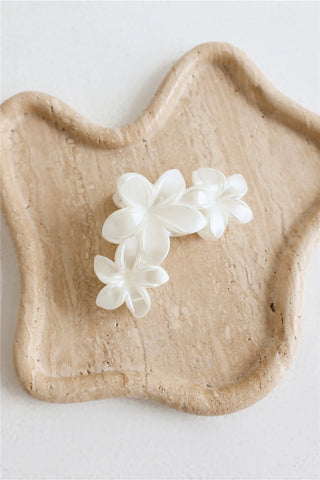 Floral Claw Clip for Effortless Boho Hairstyles