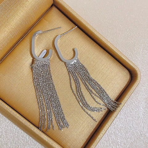 Graceful G Tassel Earrings for Effortless Glamour and Everyday Elegance