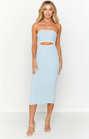 Effortless Strapless Midi Dress for a Chic Date Night Look