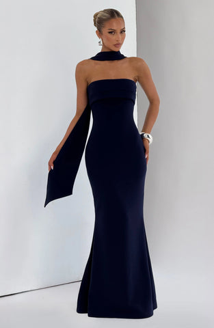 Elegant Navy Maxi Dress with Flowy Skirt for Sophisticated Evenings