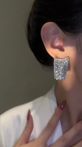 Elegant Arc Tassel Earrings for Graceful Movement and Everyday Glamour